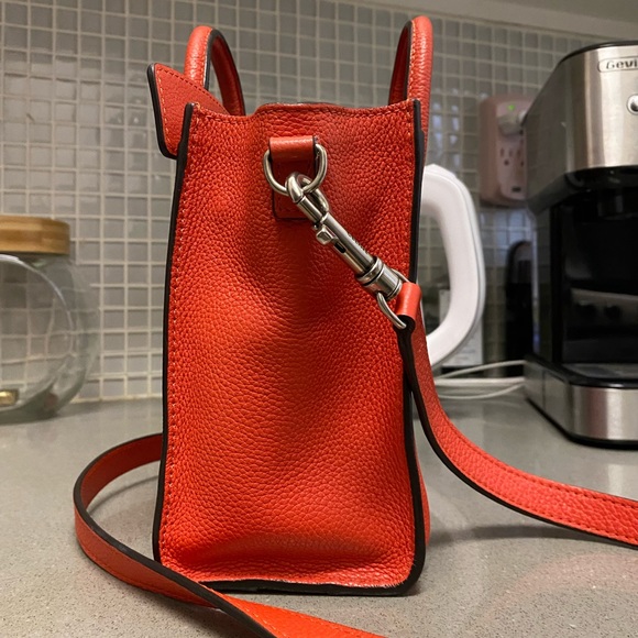 Celine Luggage Nano Authentic in Drummed Calfskin - Picture 3 of 9